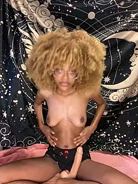 Rosie Bee online show from December 20, 6:08 am