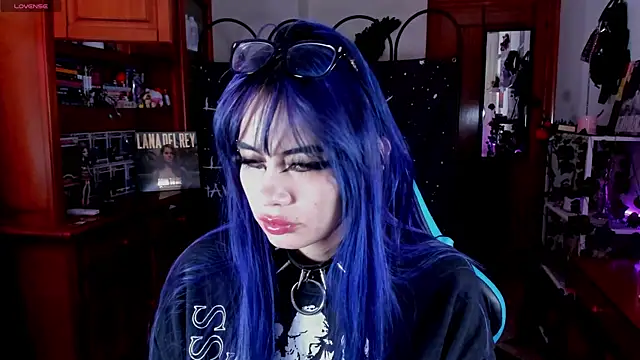 Snapshot of _sakae_ chatting on December 18, 10:10 am sakae online show from December 18, 10:10 am