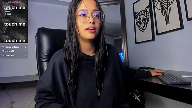 Ariana Pierce online show from February 4, 8:02 am