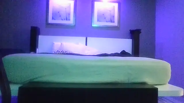 DerekPerez2025 online show from December 21, 2:13 pm