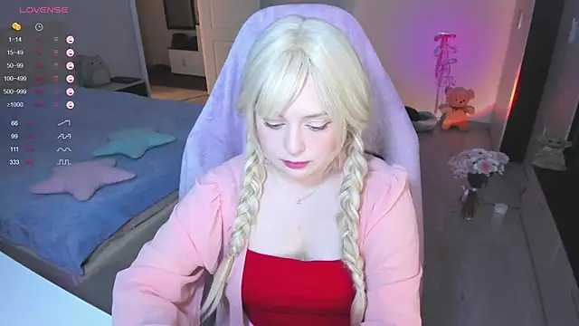 Snapshot of Amy_honey_angel chatting on January 28, 12:11 pm Amy honey angel online show from January 28, 12:11 pm