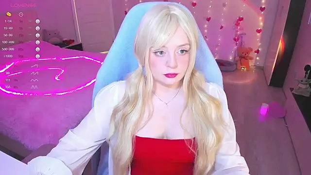 Snapshot of Amy_honey_angel chatting on March 6, 9:03 am Amy honey angel online show from March 6, 9:03 am