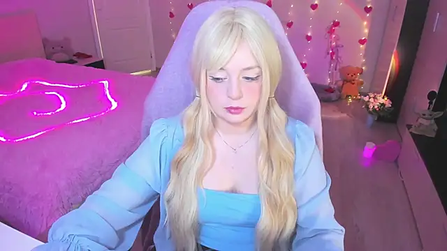 Snapshot of Amy_honey_angel chatting on March 11, 8:41 am Amy honey angel online show from March 11, 8:41 am