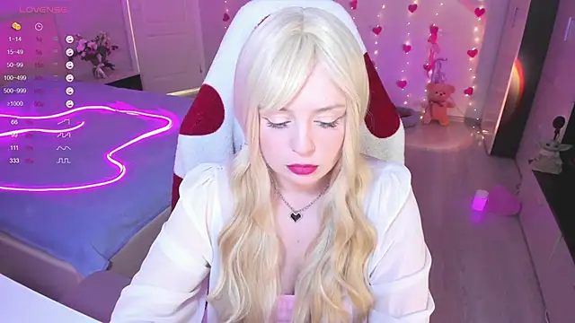 Snapshot of Amy_honey_angel chatting on March 19, 12:01 pm Amy honey angel online show from March 19, 12:01 pm