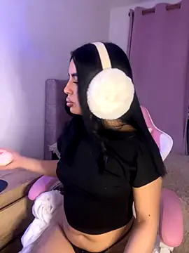 Snapshot of Emily-14 chatting on November 27, 4:03 am Emily-14 online show from November 27, 4:03 am