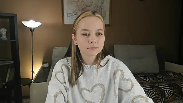 FalineDowlen online show from December 12, 2:37 am