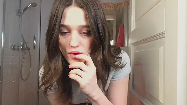 Mia Mia M online show from February 8, 5:40 am