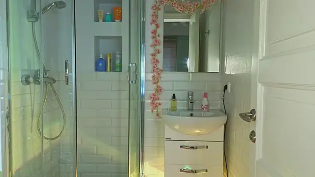 Mia Mia M online show from February 28, 11:47 am