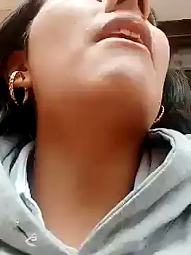 Snapshot of CarlaAlvez chatting on September 12, 2:28 pm CarlaAlvez online show from September 12, 2:28 pm