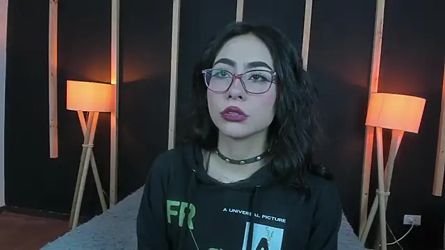 vampy dolll online show from January 5, 1:04 pm