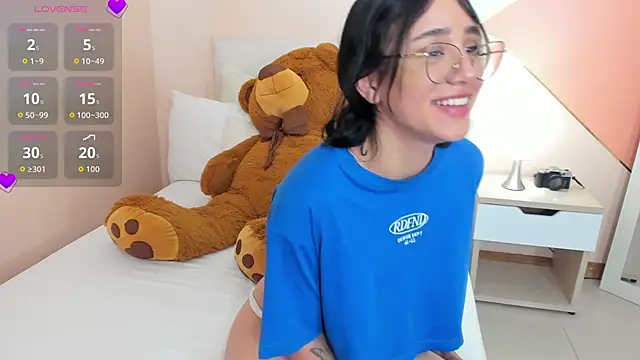 Snapshot of jaade_evergreen chatting on November 10, 6:18 pm jaade evergreen online show from November 10, 6:18 pm