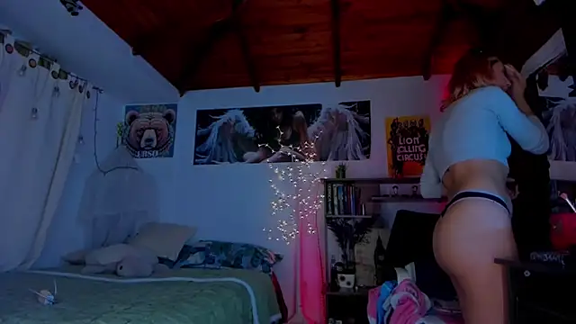 Snapshot of cuteweed420 chatting on March 18, 7:53 pm cuteweed420 online show from March 18, 7:53 pm