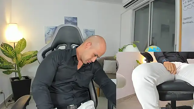 Snapshot of ryan_master_ chatting on December 19, 10:13 am ryan master online show from December 19, 10:13 am