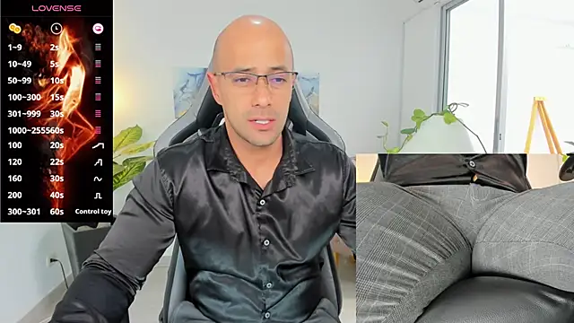 Snapshot of ryan_master_ chatting on December 30, 3:35 pm ryan master online show from December 30, 3:35 pm