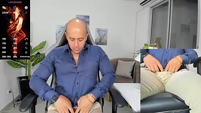 Snapshot of ryan_master_ chatting on January 8, 9:10 am ryan master online show from January 8, 9:10 am