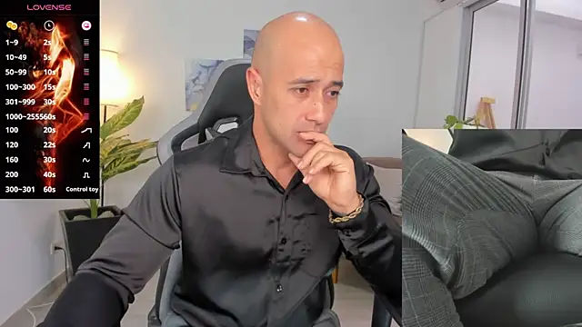 Snapshot of ryan_master_ chatting on January 9, 12:19 pm ryan master online show from January 9, 12:19 pm