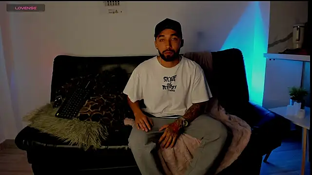 Sweet and caramel online show from March 10, 9:40 pm