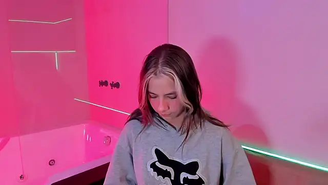 Snapshot of ArtemisaBlake chatting on December 20, 10:00 pm ArtemisaBlake online show from December 20, 10:00 pm