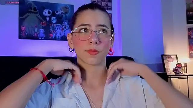 Snapshot of ArtemisaBlake chatting on December 17, 5:24 am ArtemisaBlake online show from December 17, 5:24 am