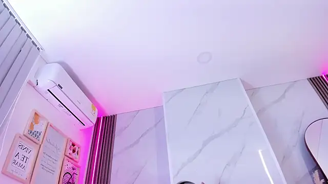 Chlooee   online show from January 26, 3:36 pm