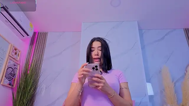 Chlooee   online show from October 17, 6:21 pm