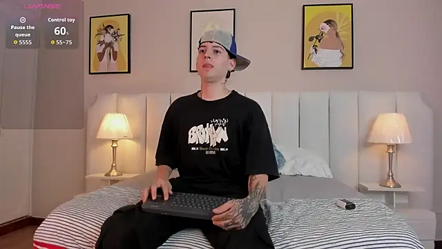 sett and gwen online show from February 26, 3:49 am