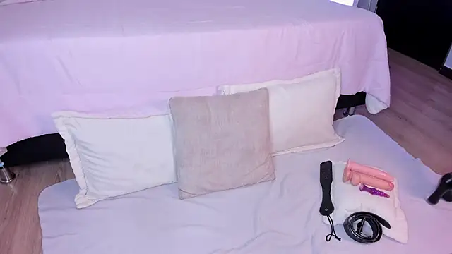 Snapshot of lady_noize chatting on January 22, 7:24 pm lady noize online show from January 22, 7:24 pm