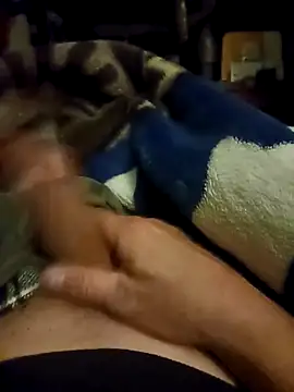 Snapshot of fun2fuck173 chatting on November 18, 7:57 am fun2fuck173 online show from November 18, 7:57 am