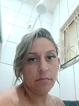 baixinhaloira online show from February 17, 8:37 pm