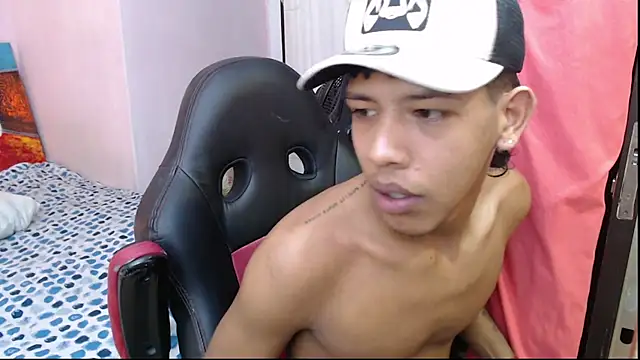 Snapshot of mr_stiven_ chatting on January 23, 8:57 am mr stiven  online show from January 23, 8:57 am