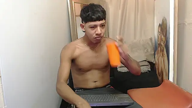 mr stiven  online show from November 5, 2:22 am