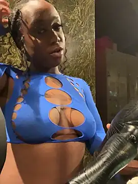 Snapshot of Charismasweets chatting on March 9, 8:51 am Charismasweets online show from March 9, 8:51 am