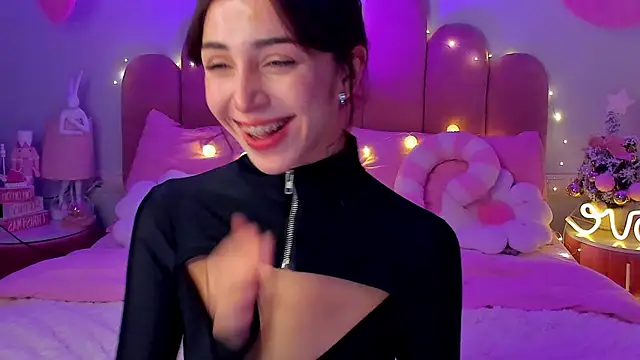 ElsaYoung online show from December 14, 7:51 pm