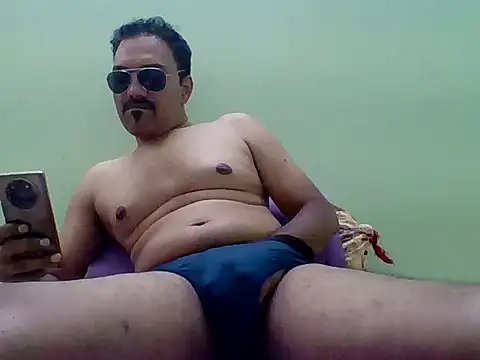 Snapshot of farhaanmacho chatting on November 10, 4:17 pm farhaanmacho online show from November 10, 4:17 pm