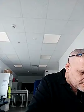 Snapshot of Husoban chatting on October 28, 9:57 am Husoban online show from October 28, 9:57 am