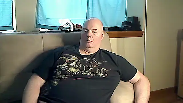 Snapshot of harley99574 chatting on December 13, 5:10 pm harley99574 online show from December 13, 5:10 pm