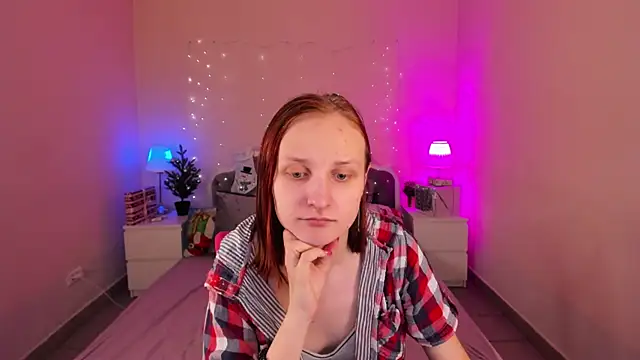 Snapshot of SallyFishery chatting on January 6, 1:53 am SallyFishery online show from January 6, 1:53 am