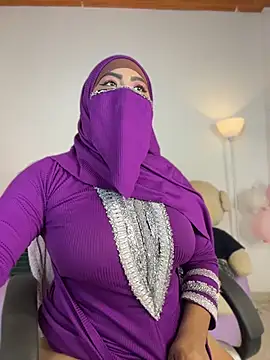 Snapshot of jazmin_anbar chatting on April 25, 10:18 pm jazmin anbar online show from April 25, 10:18 pm