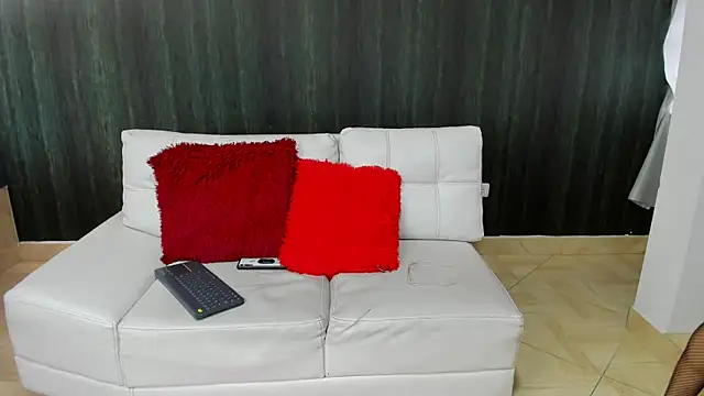 Snapshot of Milaspetite chatting on January 27, 8:07 pm Milaspetite online show from January 27, 8:07 pm