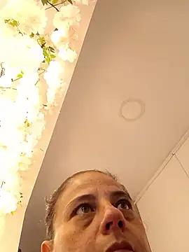 Snapshot of sasi_luna chatting on October 1, 1:28 pm sasi luna online show from October 1, 1:28 pm
