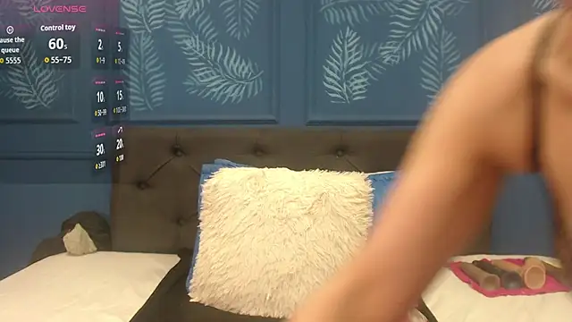Snapshot of sasi_luna chatting on October 9, 1:42 pm sasi luna online show from October 9, 1:42 pm