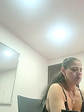 Snapshot of sasi_luna chatting on October 27, 2:32 pm sasi luna online show from October 27, 2:32 pm