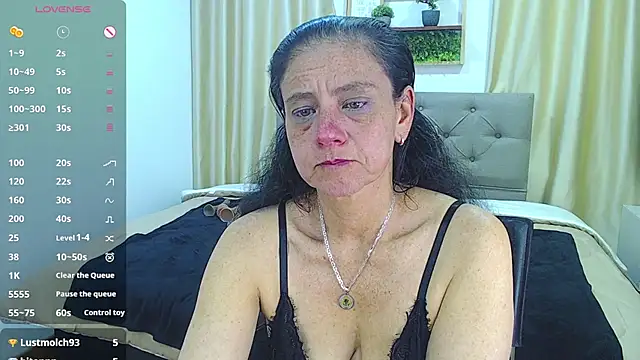 Snapshot of sasi_luna chatting on November 23, 4:45 am sasi luna online show from November 23, 4:45 am