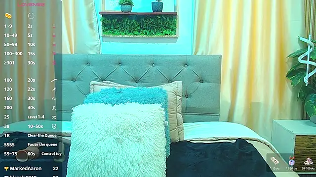 Snapshot of sasi_luna chatting on November 23, 4:51 pm sasi luna online show from November 23, 4:51 pm