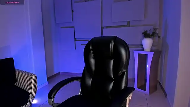 MiaFarrell  online show from November 4, 6:07 pm