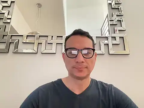 alex ruiz85 online show from January 7, 2:30 pm