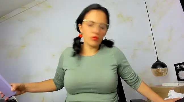 Snapshot of africa_holmes chatting on March 1, 2:04 am africa holmes online show from March 1, 2:04 am