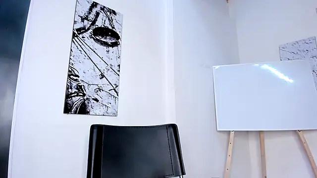 Snapshot of africa_holmes chatting on October 19, 2:23 am africa holmes online show from October 19, 2:23 am