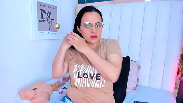 africa holmes online show from February 4, 2:17 am