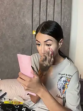 Cassie howard  online show from February 19, 2:33 am